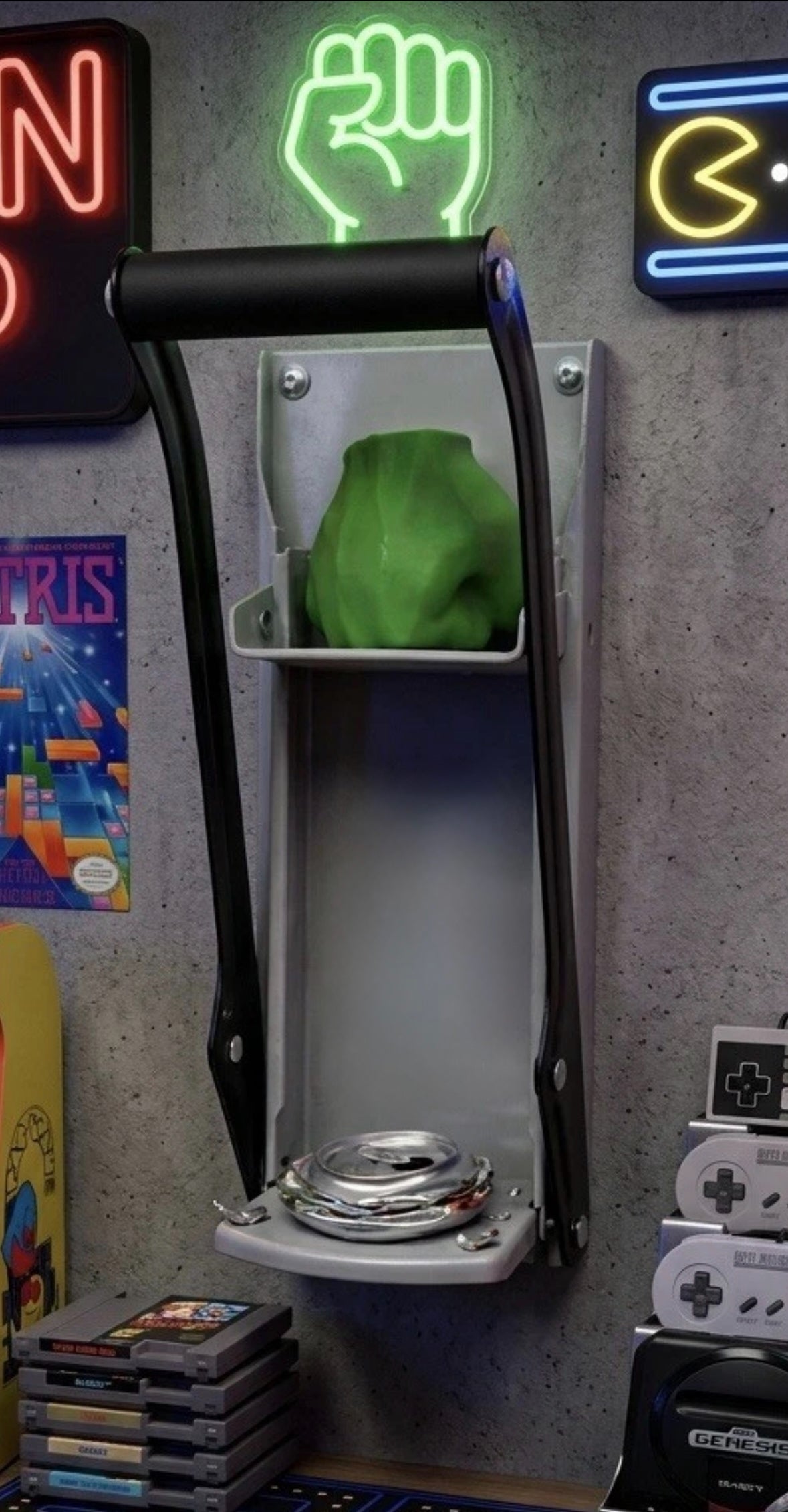 HULK FIST SMASH CAN CRUSHER: Unique Wall-Mountable Can Crusher with Green Fist